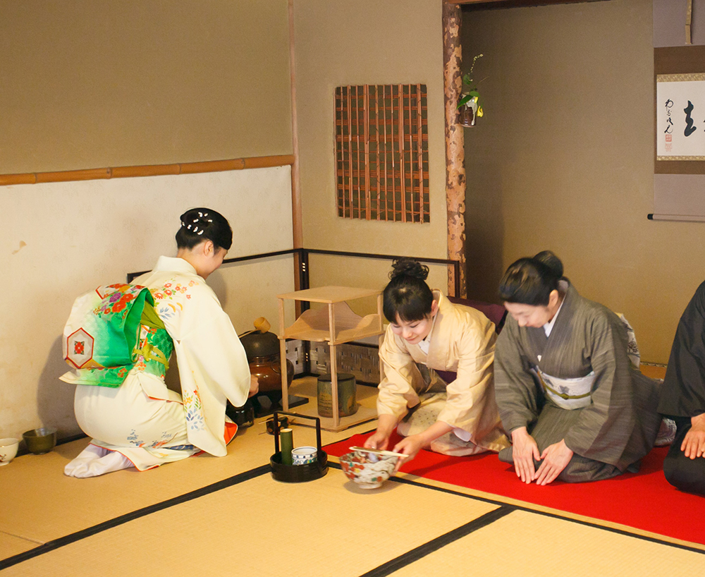 南宗寺で行われる茶会の様子：写真提供/堺観光コンベンション協会